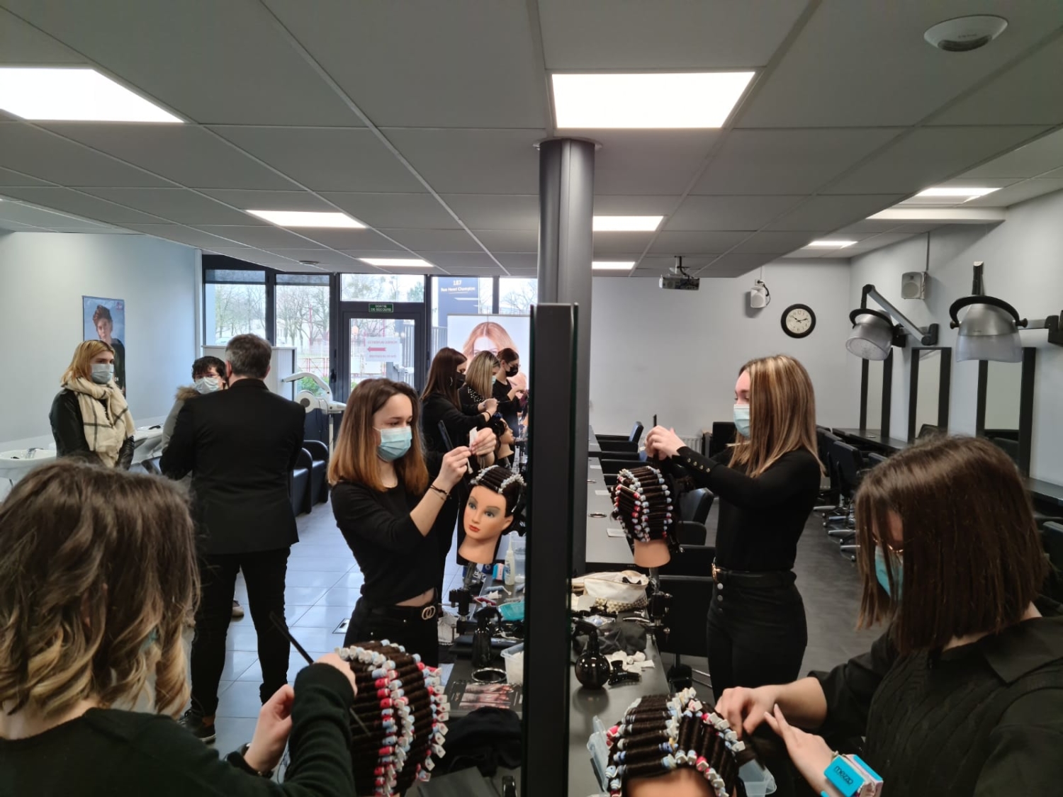 Des portes ouvertes nourries et prometteuses ! – CFA de la Coiffure du Mans
